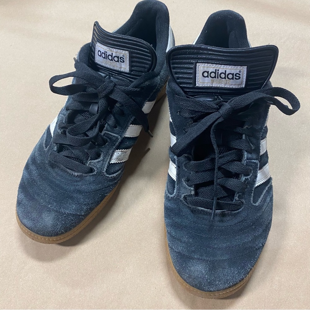 Adidas Busenitz Black and white suede trainers
Mens size 9